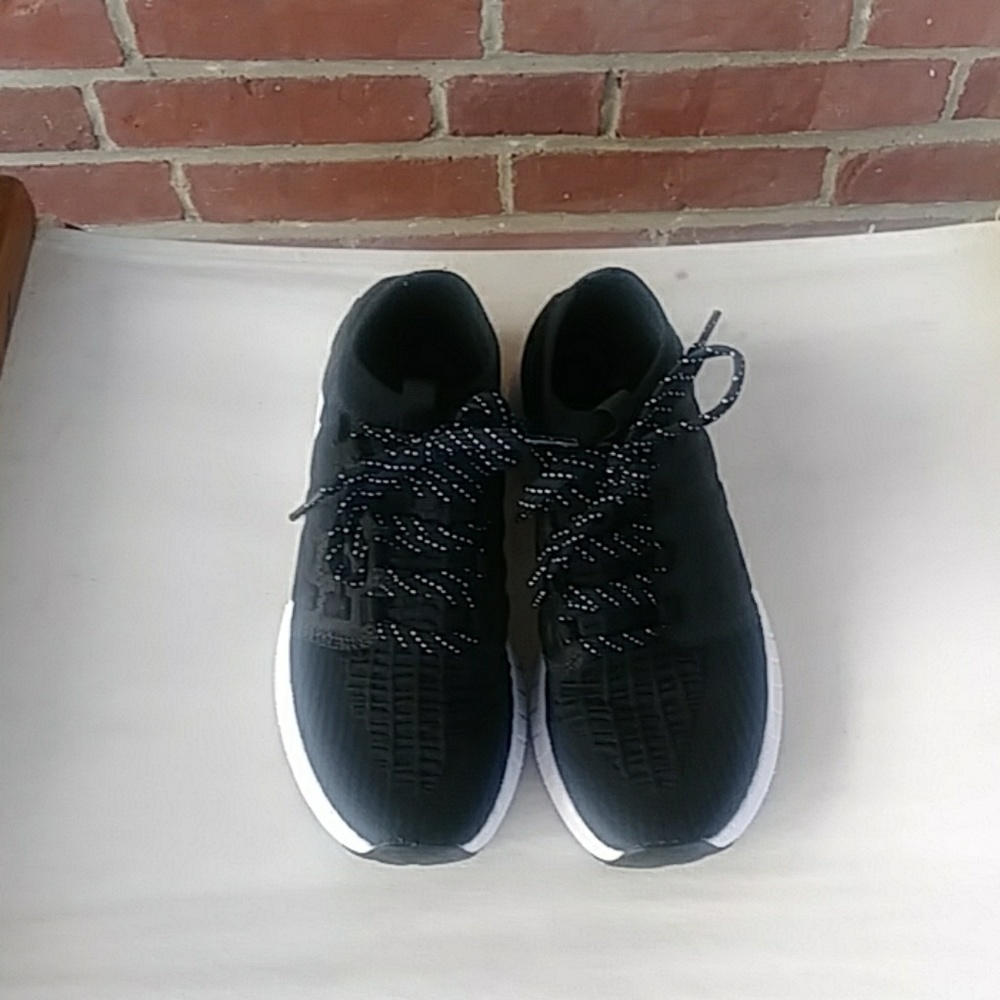 Underarmour HOVR womans size 7.5